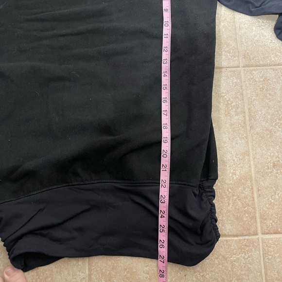 Lululemon Don't Hurry Be Happy Pullover Black, Size 4 - Picture 12 of 15